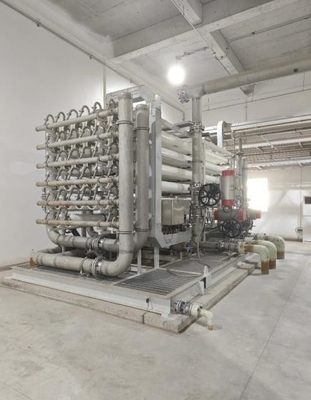 kupować Jednorazowy system odwróconej osmozy RO skid zamontowany dla przemysłu chemicznego i spożywczego produkcja online